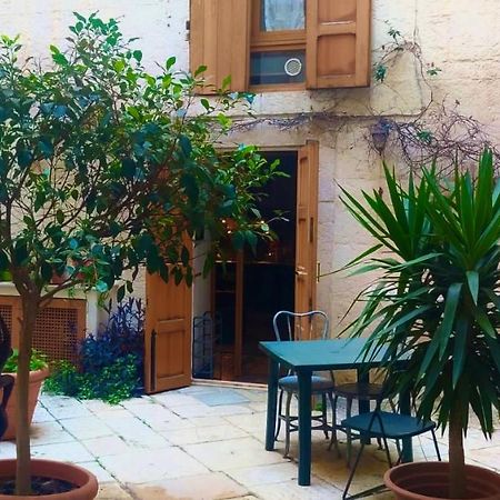 Traditional Apartment In Old City Bari Extérieur photo
