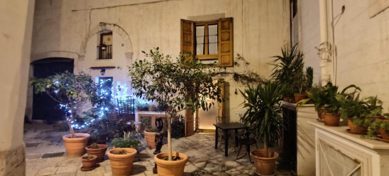 Traditional Apartment In Old City Bari Extérieur photo